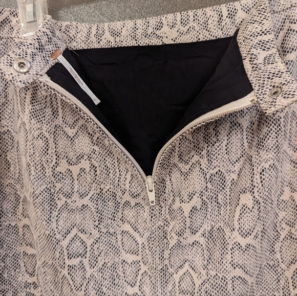 Free People🩶 Midnight Magic Snake Print Mini Skirt Sz 6 - Picture 8 of 10